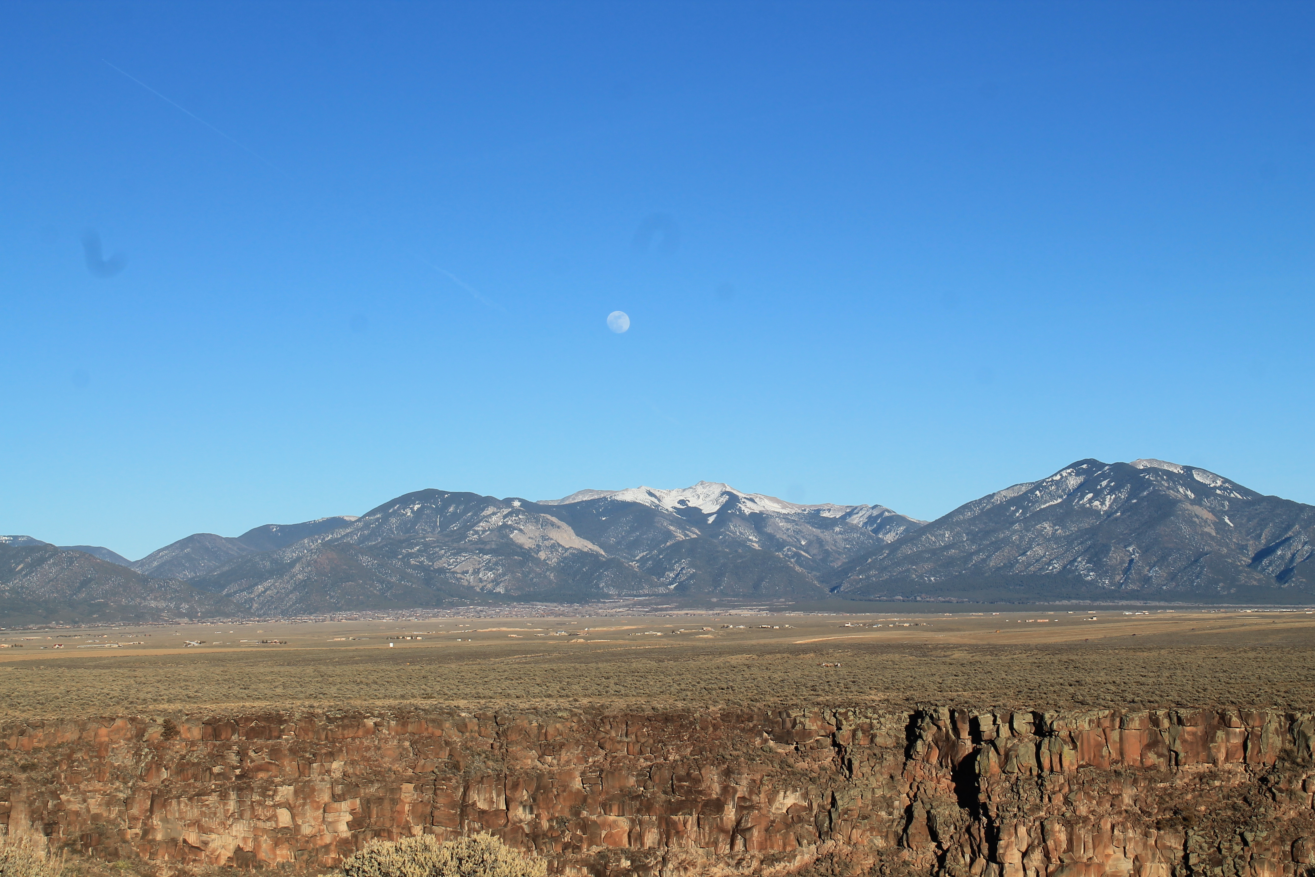 A beautiful moon rose early in Taos, New Mexico as we hiked the West Rim Trail.